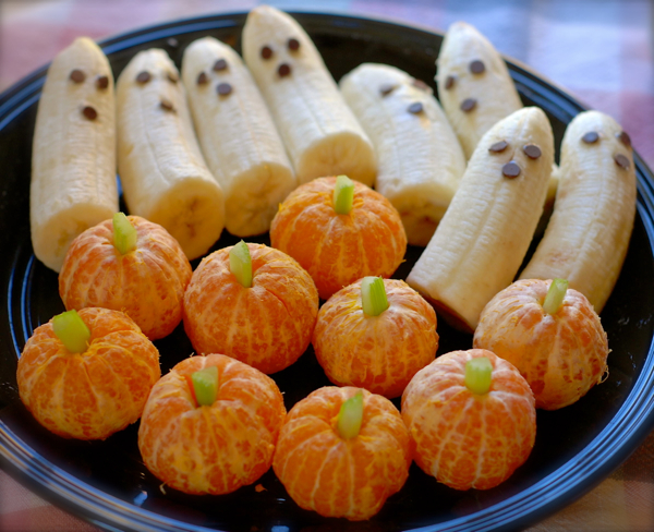 healthy halloween snack ~ spooky fruit plate | Two Cuties in the Kitchen